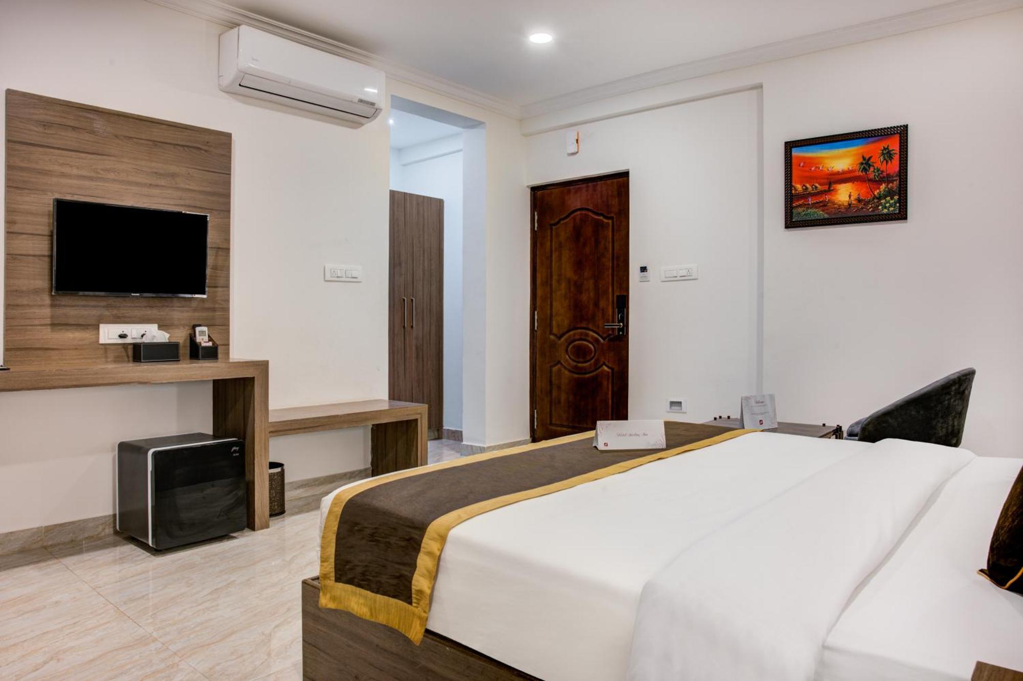 Hotel Sterling Inn Bangalore International Airport Yelahanka Exterior photo