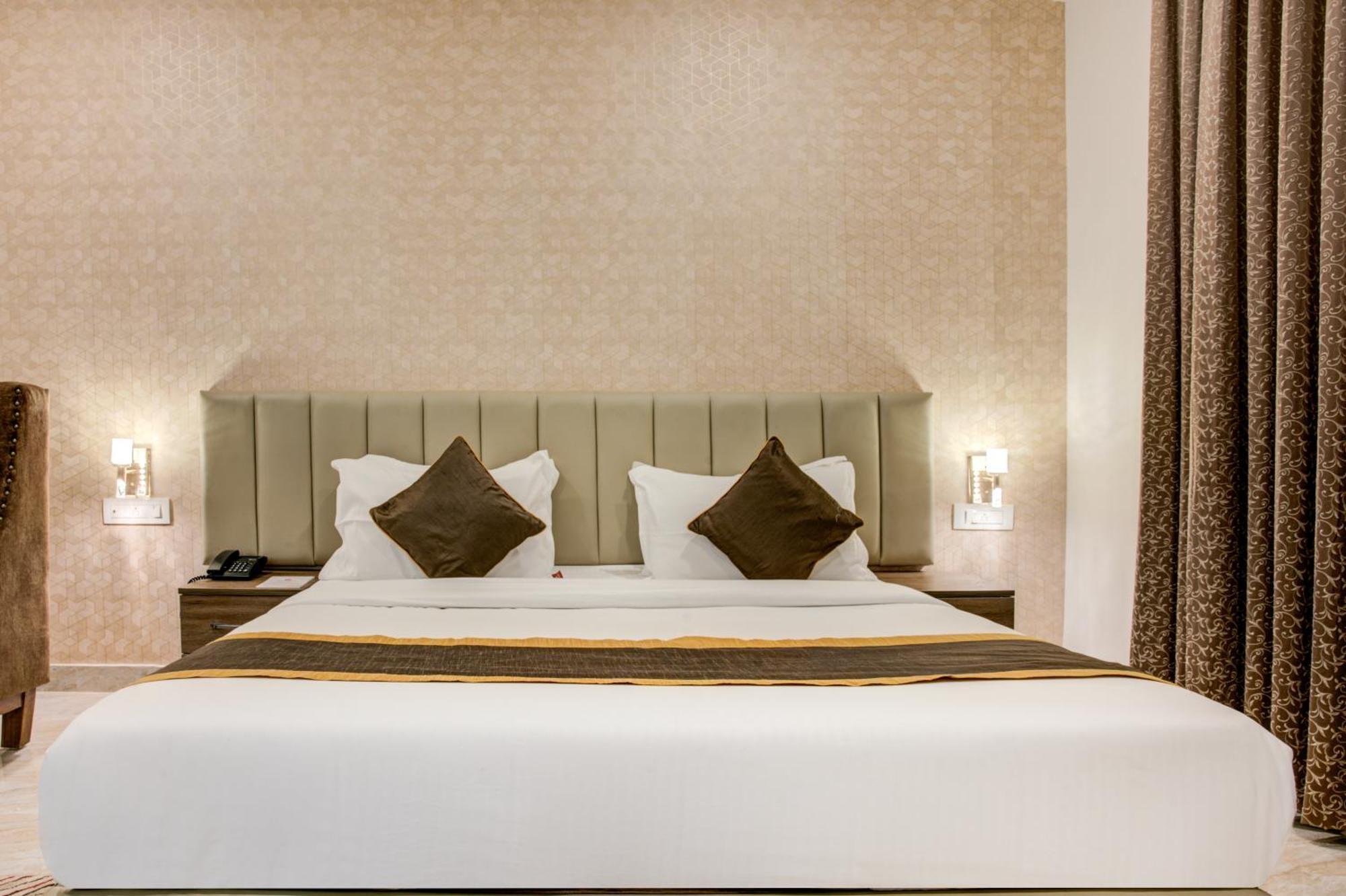 Hotel Sterling Inn Bangalore International Airport Yelahanka Exterior photo